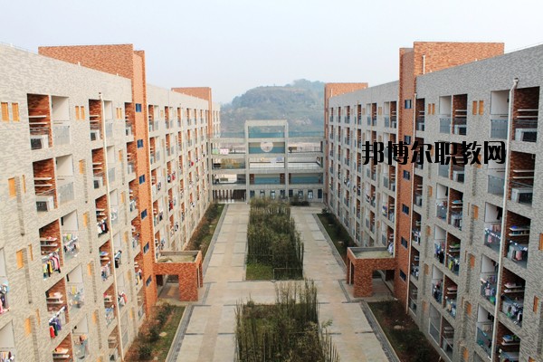 曲靖馬龍縣職業(yè)技術(shù)學(xué)校2020年報(bào)名條件、招生要求、招生對(duì)象
