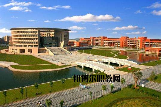 咸寧電子科技學(xué)校2020年報(bào)名條件、招生要求、招生對(duì)象