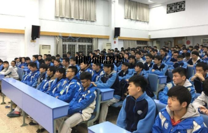 貴州銅仁玉昆中等專(zhuān)業(yè)學(xué)校2020年報(bào)名條件、招生要求、招生對(duì)象