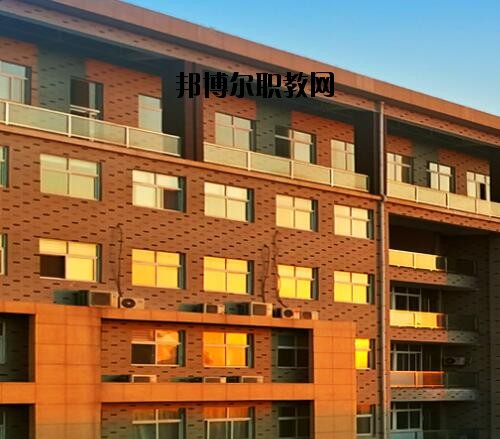 新鄉(xiāng)職業(yè)教育中心2021年報(bào)名條件、招生對(duì)象
