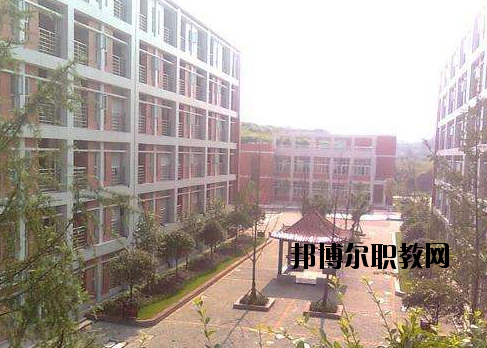 新市職業(yè)高級中學(xué)怎么樣，好不好