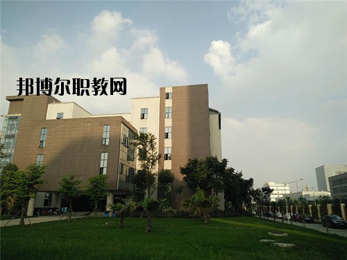 內(nèi)江科技開(kāi)發(fā)學(xué)校2020年報(bào)名條件、招生要求、招生對(duì)象