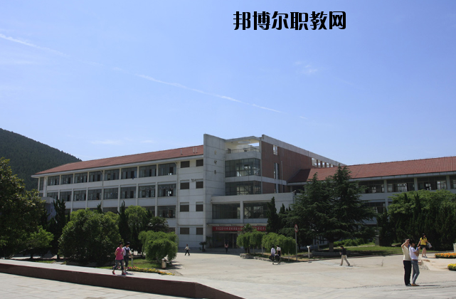 江蘇張家港第三職業(yè)高級(jí)中學(xué)2020年報(bào)名條件、招生要求、招生對(duì)象
