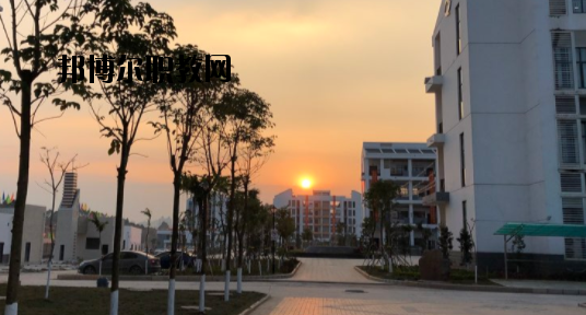 廣西二輕高級技工學(xué)校怎么樣、好不好