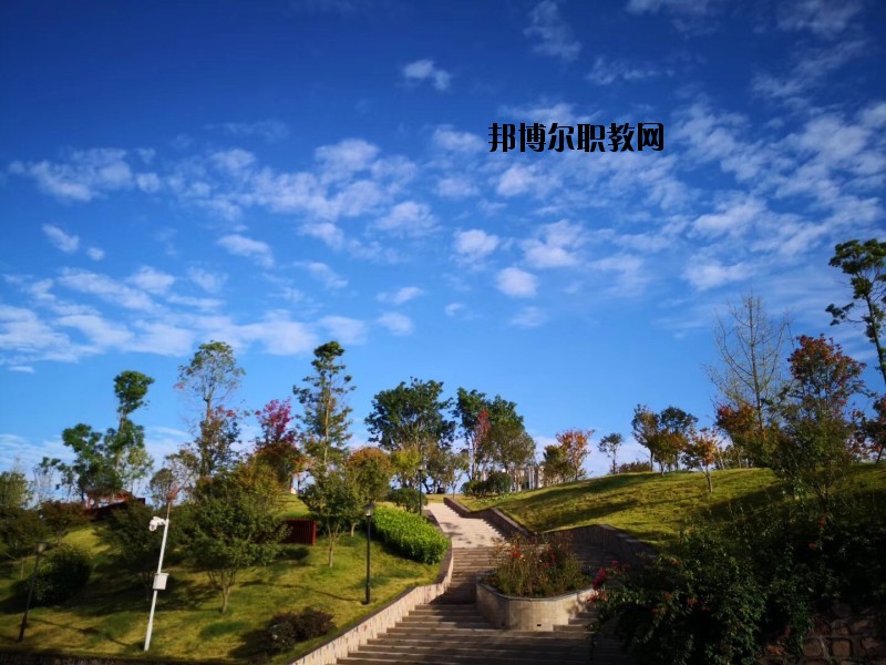 成都市工業(yè)職業(yè)技術(shù)學(xué)校2020年報(bào)名條件、招生要求、招生對(duì)象