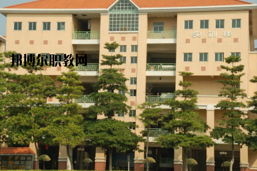 東莞商業(yè)學(xué)校2020年報(bào)名條件、招生要求、招生對(duì)象