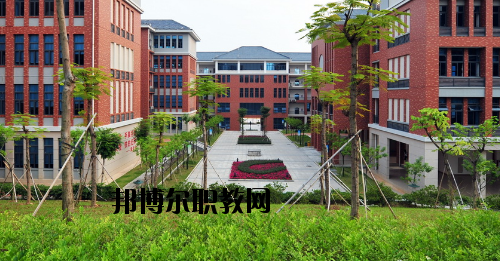 東莞輕工業(yè)學(xué)校怎么樣、好不好