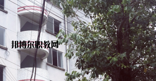 廣西工貿(mào)職業(yè)技術(shù)學校2020年報名條件、招生要求、招生對象 