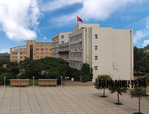 河南醫(yī)藥衛(wèi)生學(xué)校2021年報(bào)名條件、招生對(duì)象