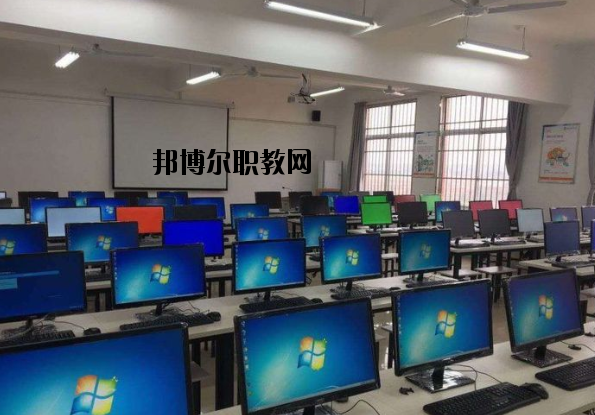 安義職業(yè)技術(shù)學(xué)校2020年報(bào)名條件、招生要求、招生對(duì)象