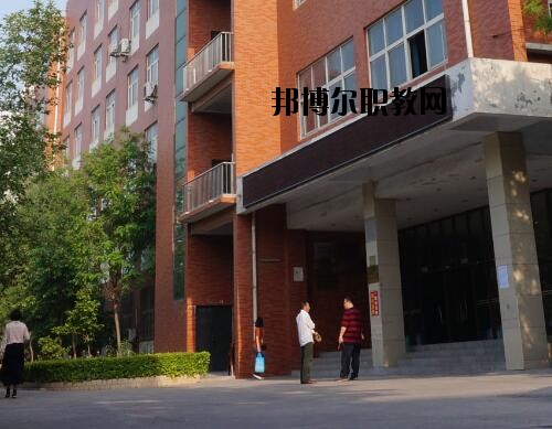 河南理工中等專業(yè)學(xué)校2021年報(bào)名條件、招生對(duì)象