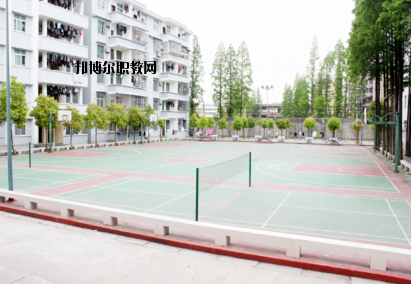 湖北潛江衛(wèi)生學(xué)校2020年報(bào)名條件、招生要求、招生對象