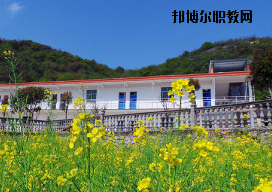 景德鎮(zhèn)傳統(tǒng)文化職業(yè)學(xué)校2020年報(bào)名條件、招生要求、招生對象