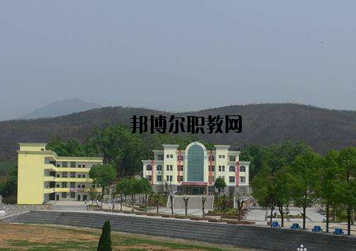 萍鄉(xiāng)武功山中等專業(yè)學(xué)校2020年報名條件、招生要求、招生對象