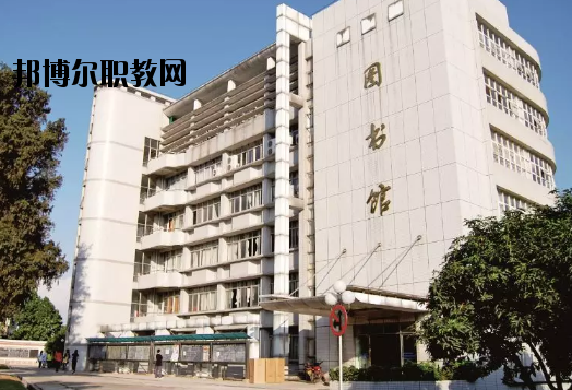 江門(mén)幼兒師范學(xué)校2020年報(bào)名條件、招生要求、招生對(duì)象