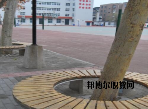 鄭州經(jīng)濟貿易學校2021年有那些專業(yè)