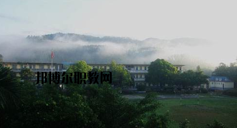 東興中等職業(yè)技術(shù)學校2020年報名條件、招生要求、招生對象 