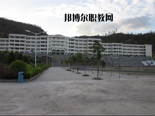 南澗縣職業(yè)高級中學2020年學費、收費多少