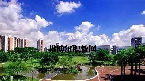安陸深藍(lán)電子工業(yè)技術(shù)學(xué)校2020年報名條件、招生要求、招生對象