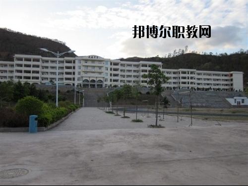 保山隆陽區(qū)職業(yè)技術(shù)學(xué)校2020年學(xué)費(fèi)、收費(fèi)多少