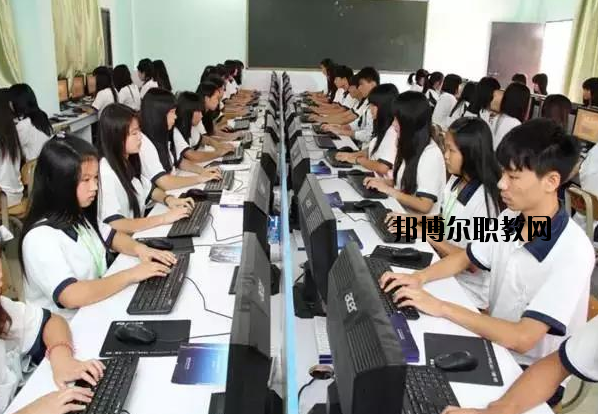 肇慶高要技工學(xué)校2020年報(bào)名條件、招生要求、招生對(duì)象