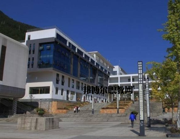 湖北宜昌城市建設(shè)學(xué)校2020年報名條件、招生要求、招生對象