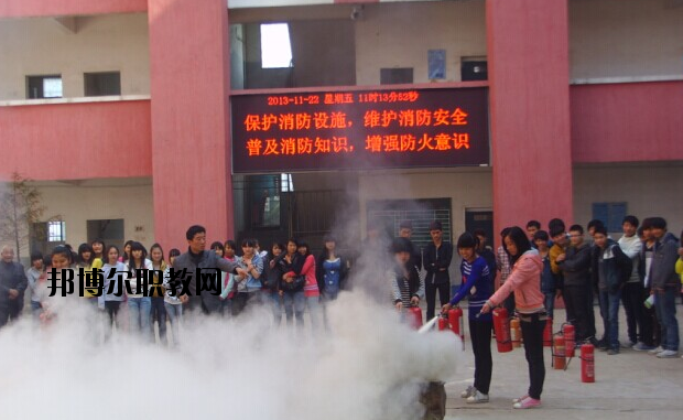 當(dāng)同學(xué)們對(duì)一所學(xué)校感興趣的時(shí)候，一般會(huì)通過怎樣的方式來(lái)了解這所學(xué)校的相關(guān)信息呢?相信很多的同學(xué)都會(huì)選擇通過上網(wǎng)查詢的方式來(lái)對(duì)學(xué)校信息進(jìn)行了解，可是有的時(shí)候網(wǎng)上有的學(xué)校信息并不全面，一些招生信息同學(xué)們只能通過撥打?qū)W校招生電話進(jìn)行了解。  上饒中等職業(yè)學(xué)校招生電話：0793-8629088  上饒中等職業(yè)學(xué)校郵箱：srdzgy@jxedu.gov.cn  上饒中等職業(yè)學(xué)校簡(jiǎn)介 上饒中等職業(yè)學(xué)校創(chuàng)辦于1998年，是經(jīng)市教育局98[131]號(hào)文件和省教[2000]018號(hào)文件批準(zhǔn)的全日制職業(yè)中專學(xué)?！，F(xiàn)有專業(yè)十個(gè)，在籍學(xué)生1200余人，專職教師60多名，學(xué)校秉承“勤學(xué)、奮進(jìn)、友愛、創(chuàng)新”的校訓(xùn)，以教學(xué)管理嚴(yán)格，封閉式軍事化管理為特色。全體員工克盡職守，愛崗敬業(yè)，用心工作，真心服務(wù)。十五年來(lái)培育了數(shù)8000余名技術(shù)人才，受到市委、市政府和用人單位的充分肯定。  上饒中等職業(yè)學(xué)校就業(yè)優(yōu)勢(shì) 學(xué)校畢業(yè)的學(xué)生都通過學(xué)校一系列的考核，有過硬的動(dòng)手能力和理論知識(shí)，能確保各專業(yè)的畢業(yè)生基本上專業(yè)對(duì)口的就業(yè)上崗，并受到用人單位一致好證，畢業(yè)業(yè)供不應(yīng)求。就業(yè)率一真位居全市前列，被省教育廳授予“江西省中等職業(yè)學(xué)校就業(yè)先進(jìn)單位”。  小編總結(jié) 有的時(shí)候，網(wǎng)上有的只是關(guān)于學(xué)校的辦學(xué)條件介紹，而對(duì)于學(xué)校當(dāng)年招生政策的信息介紹卻不多。因此，小編建議，為了同學(xué)們可以更順利地報(bào)考，接下來(lái)可以通過撥打招生電話的方式先對(duì)學(xué)校的招生政策做一個(gè)詳細(xì)的了解。
