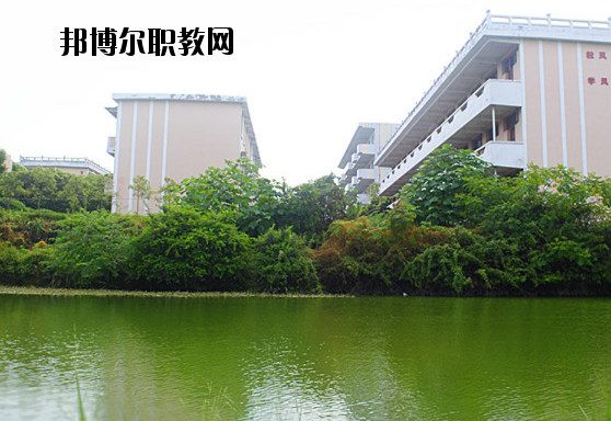 贛州南康區(qū)職業(yè)中等專(zhuān)業(yè)學(xué)校2020年招生辦聯(lián)系電話(huà)