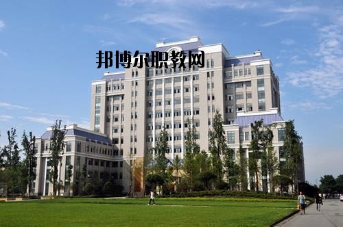 南充通信運輸職業(yè)學校2020年報名條件、招生要求、招生對象
