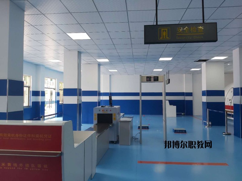 淮南女子職業(yè)學(xué)校2020年報(bào)名條件、招生要求、招生對(duì)象