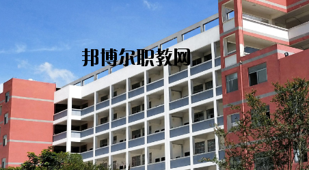 玉林華港中等職業(yè)技術(shù)學(xué)校2020年報(bào)名條件、招生要求、招生對(duì)象 