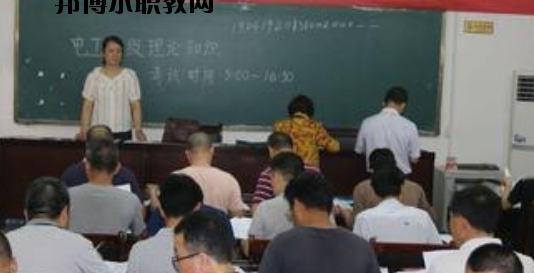百色右江區(qū)職業(yè)技術(shù)學(xué)校2020年報名條件、招生要求、招生對象