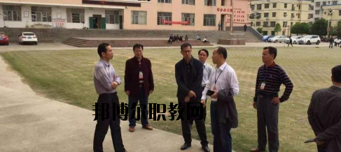 富川職業(yè)技術(shù)學(xué)校2020年報名條件、招生要求、招生對象 