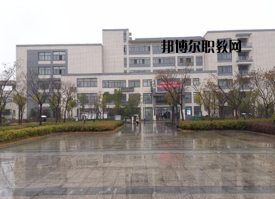 合肥工業(yè)學(xué)校2020年報名條件、招生要求、招生對象