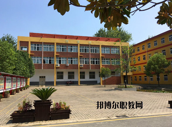 潁上信息工程學(xué)校2020年報(bào)名條件、招生要求、招生對(duì)象