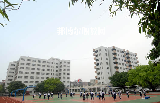 廣州醫(yī)藥職業(yè)學校2020年報名條件、招生要求、招生對象