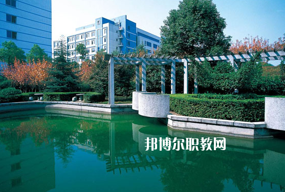 蕪湖地區(qū)衛(wèi)生學(xué)校2020年報名條件、招生要求、招生對象