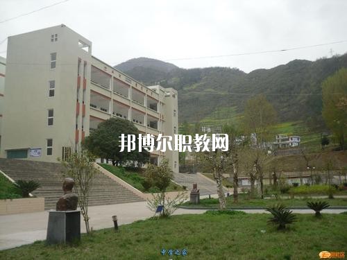 西昌交通技工學(xué)校2020年報(bào)名條件、招生要求、招生對(duì)象