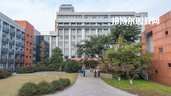 臨夏州民族學(xué)校2020年報(bào)名條件、招生要求、招生對(duì)象