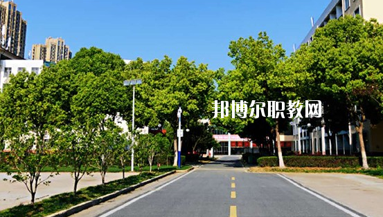 合肥飛躍學(xué)校2020年招生辦聯(lián)系電話(huà) 