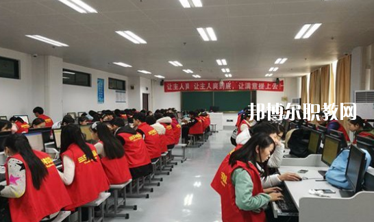 蕪湖高級職業(yè)技術學校2020年招生辦聯系電話