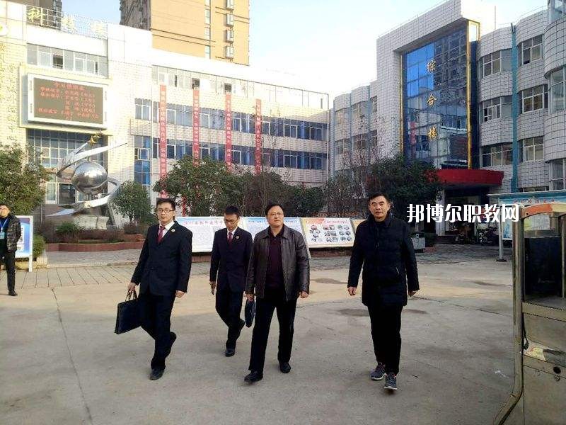 潢川縣職業(yè)教育中心2021年報名條件、招生要求、招生對象