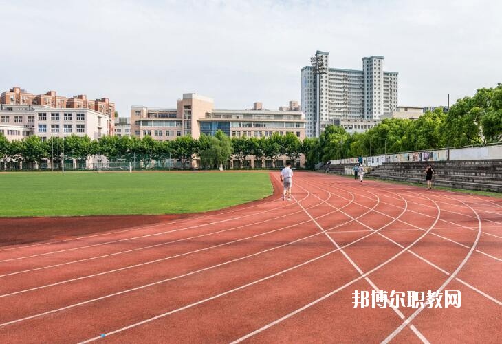重慶藝才高級技工學(xué)校2020年報名條件、招生要求、招生對象