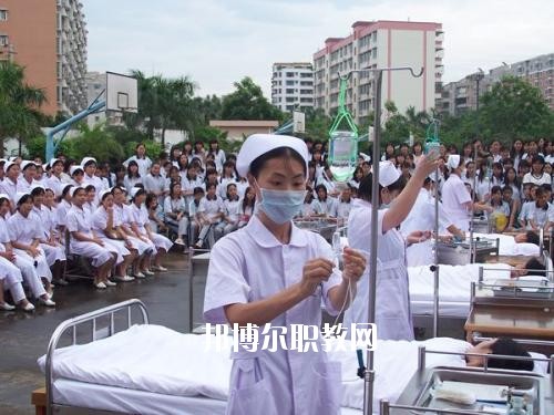 四川2020年有衛(wèi)校的大專(zhuān)大學(xué)