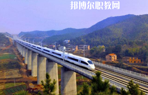 甘肅2020年高鐵學(xué)校中專升大?？际裁? width=