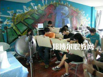 江蘇2021年女生上幼師學校學什么好