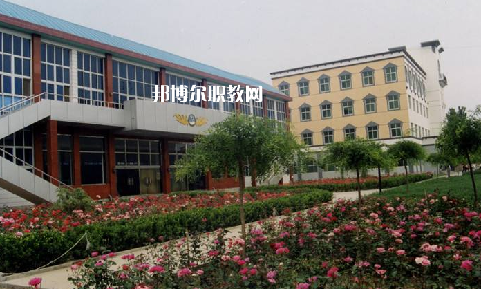 西安2021年中專幼師學?？梢钥即髮? width=