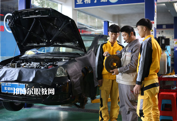 重慶2021年汽修學校都有哪些專業(yè)