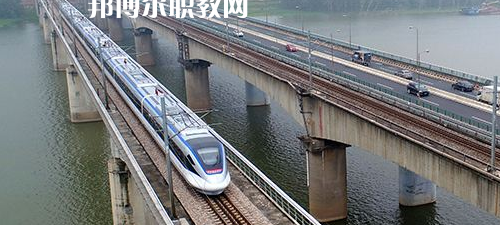 南寧2021年女生讀鐵路學(xué)校好嗎