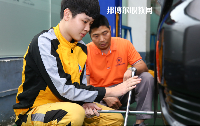 重慶2021年讀汽修學校有什么專業(yè)